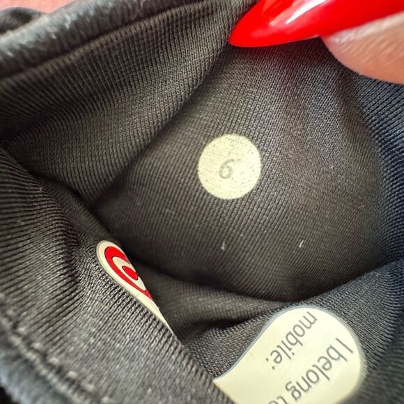 Lululemon Athletica Black High-Waist Leggings with Ankle Detail - Picture 7 of 7